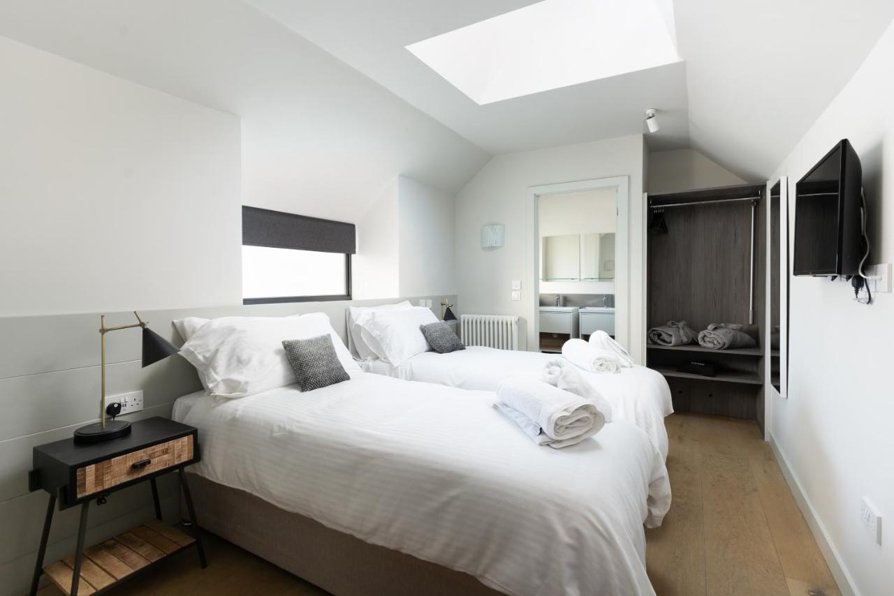 Double or Twin Room with Shower