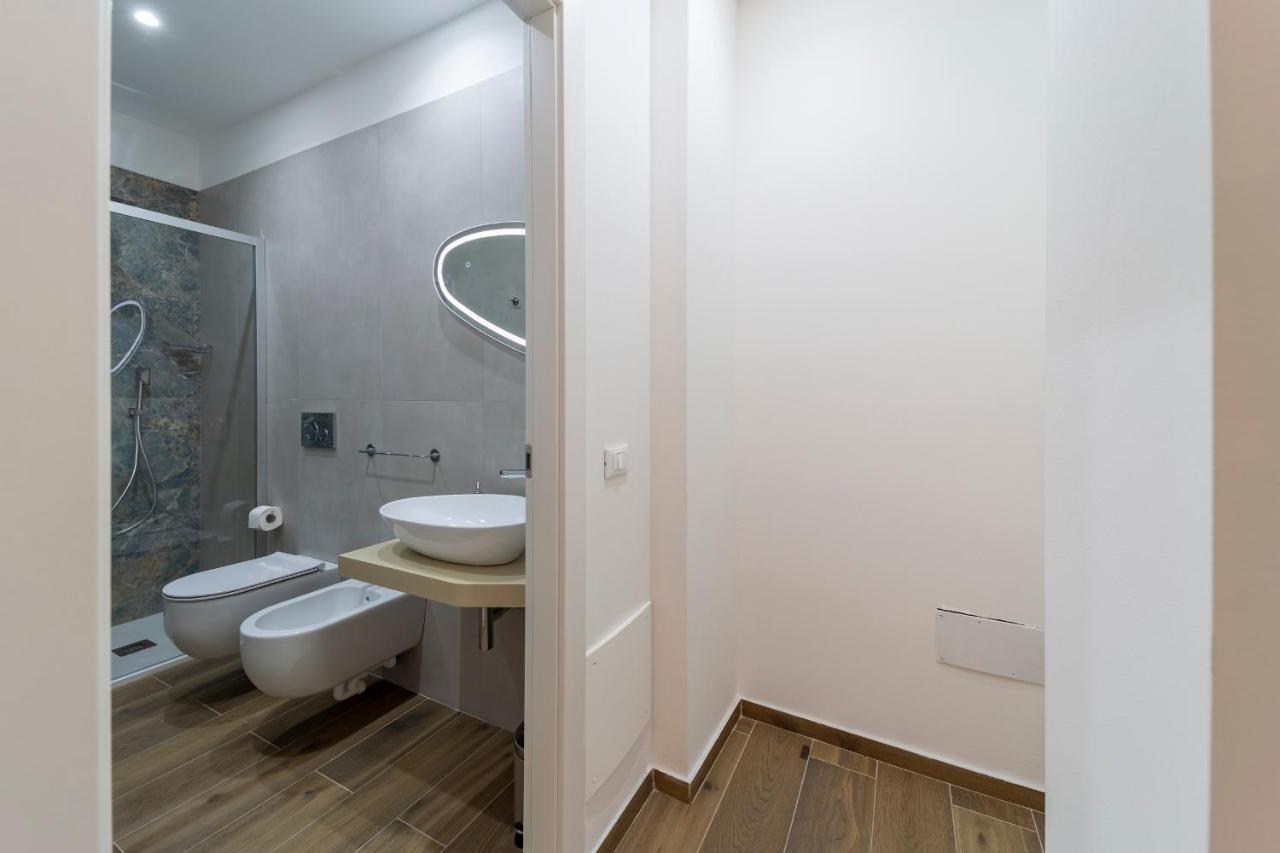 Double or Twin Room Private Bathroom