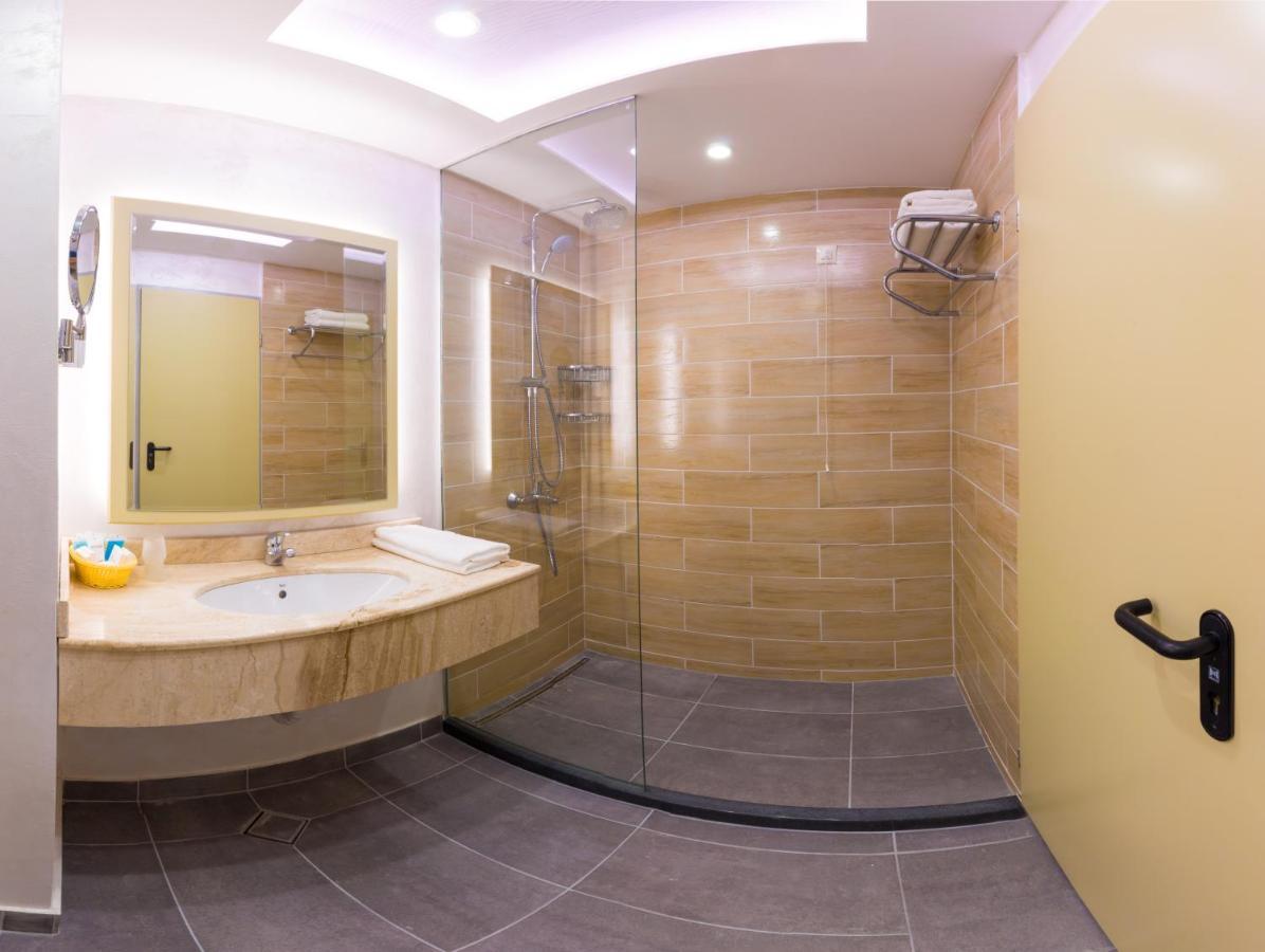 Chambre Double ou Lits Jumeaux Économique avec Balcon