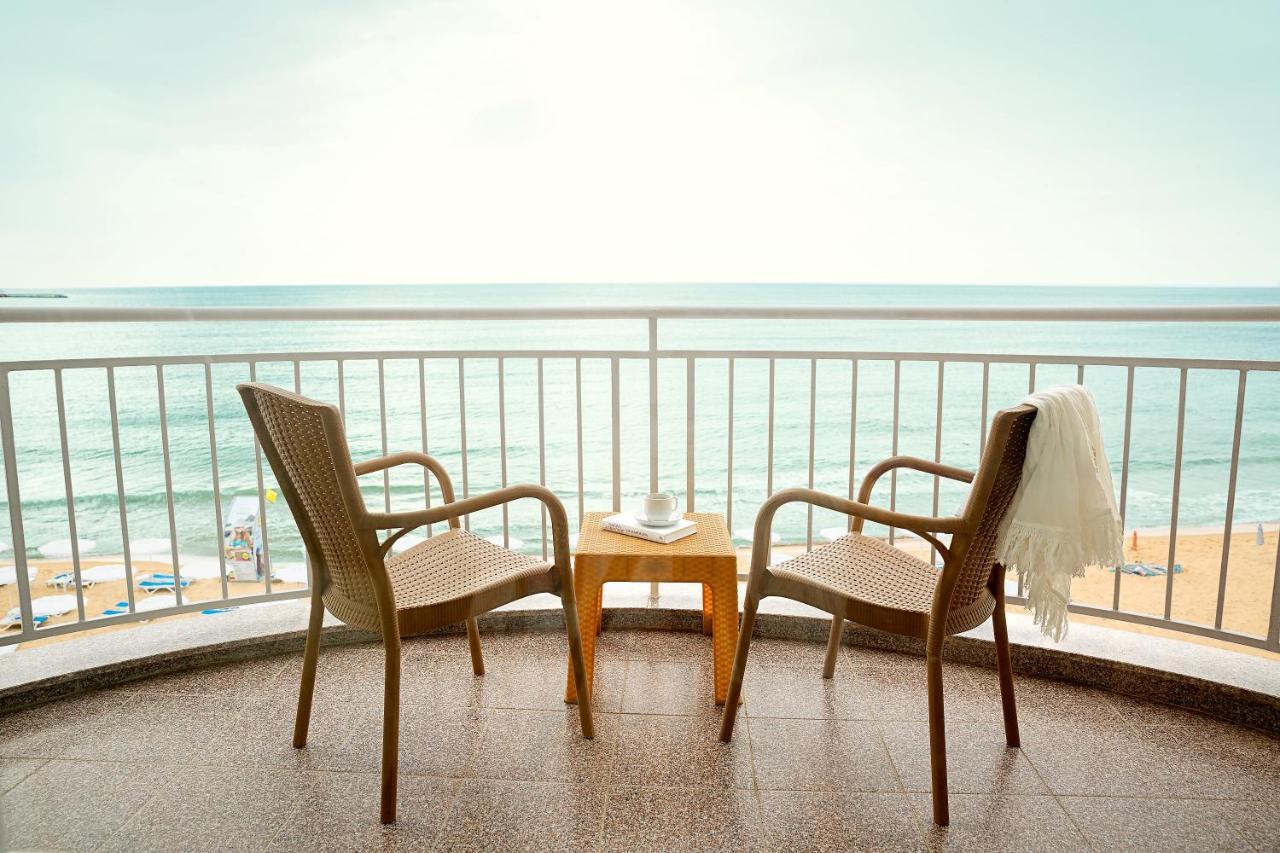 Twin Room Balcony Frontal Sea View