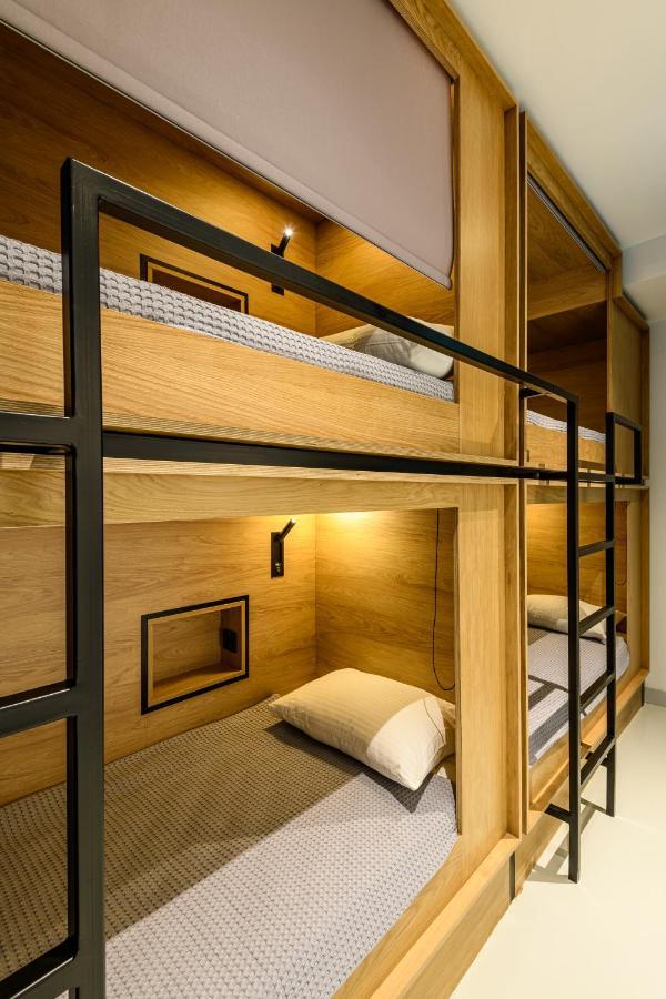 Single Bed 8-Bed Mixed Dormitory Room,1487751580:JPEG