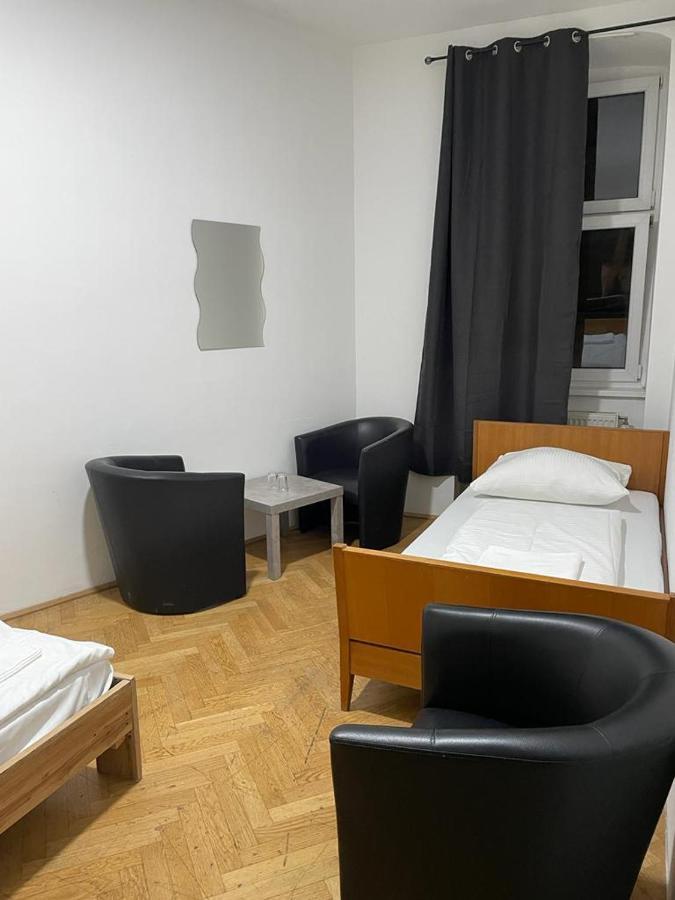 Camera Tripla con Bagno in Comune