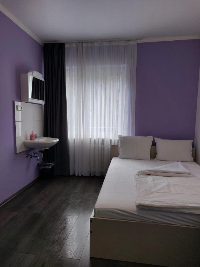 Double Room Shared Toilet,1487725075:JPEG
