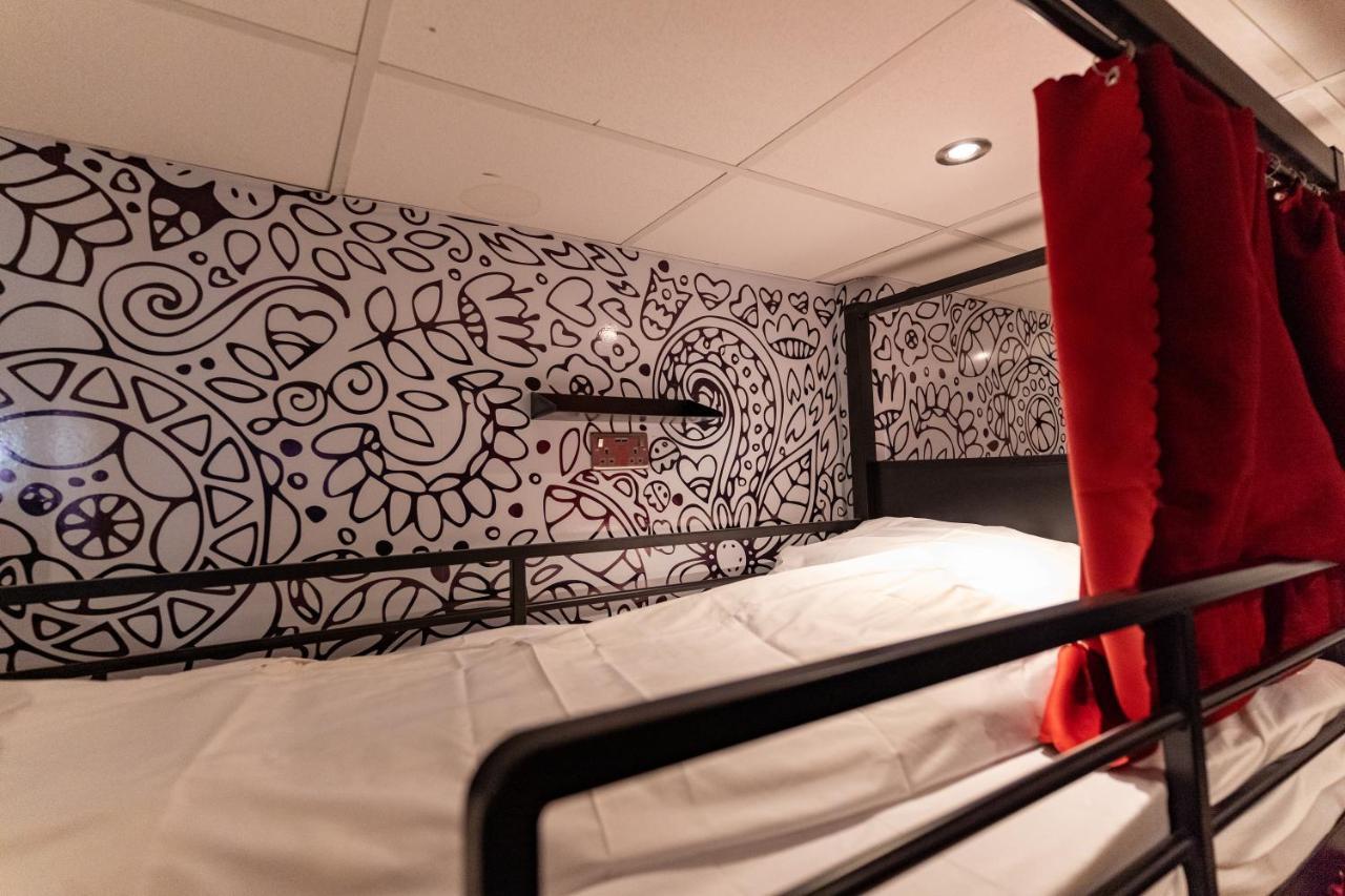 Bed 12-Bed Female Dormitory Room