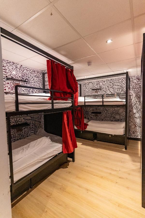 Bed 12-Bed Female Dormitory Room