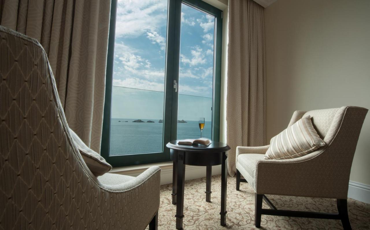 Deluxe King Suite Sea View Balcony