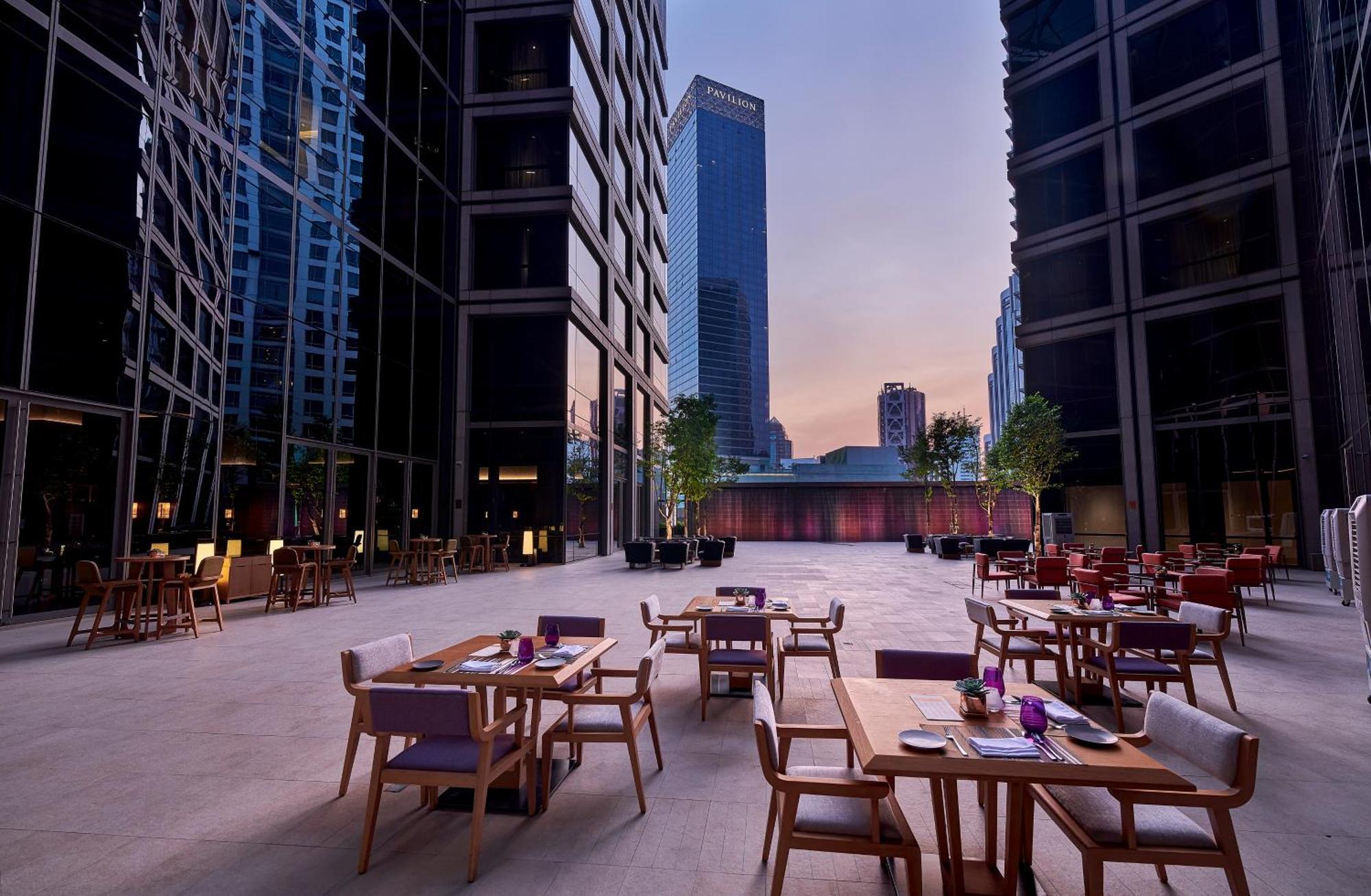 Courtyard Oasis Twin