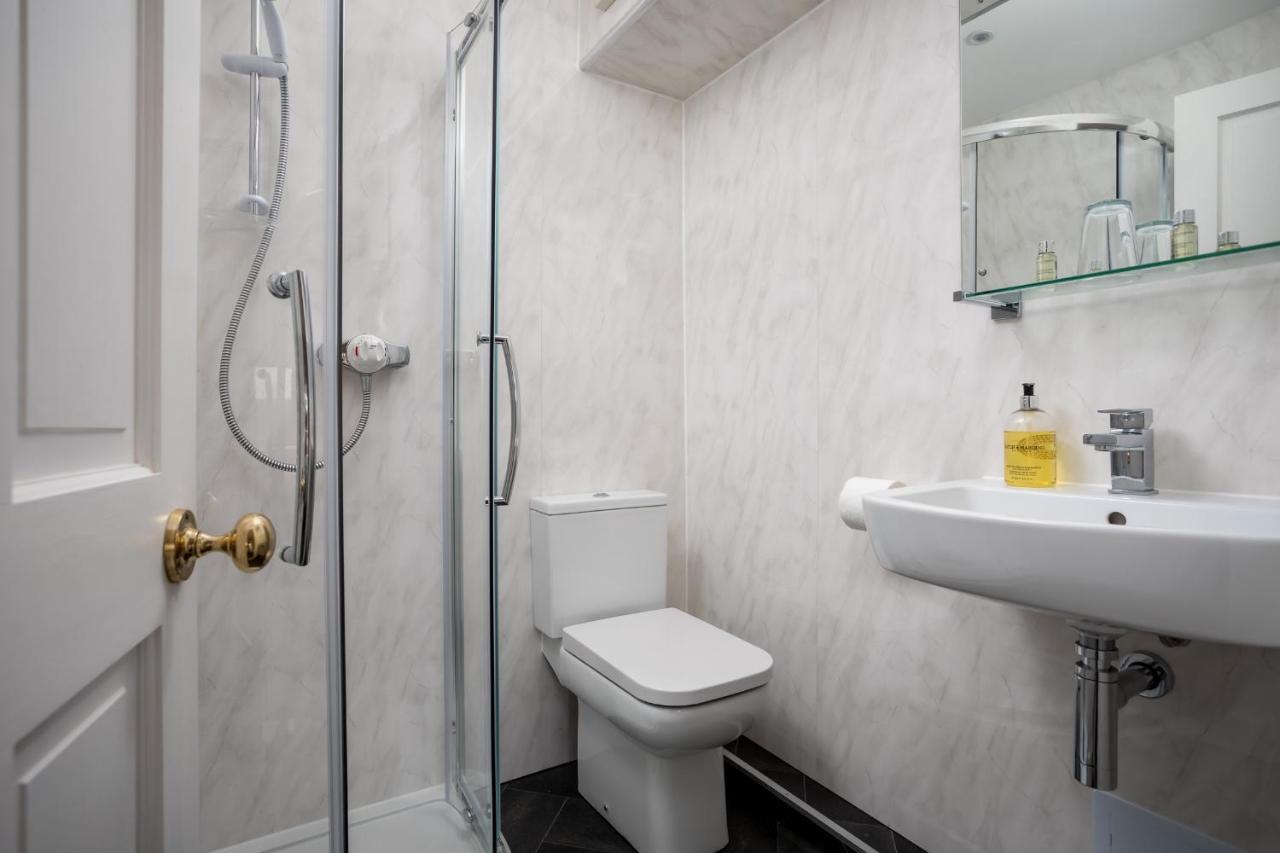 Single Room Shower