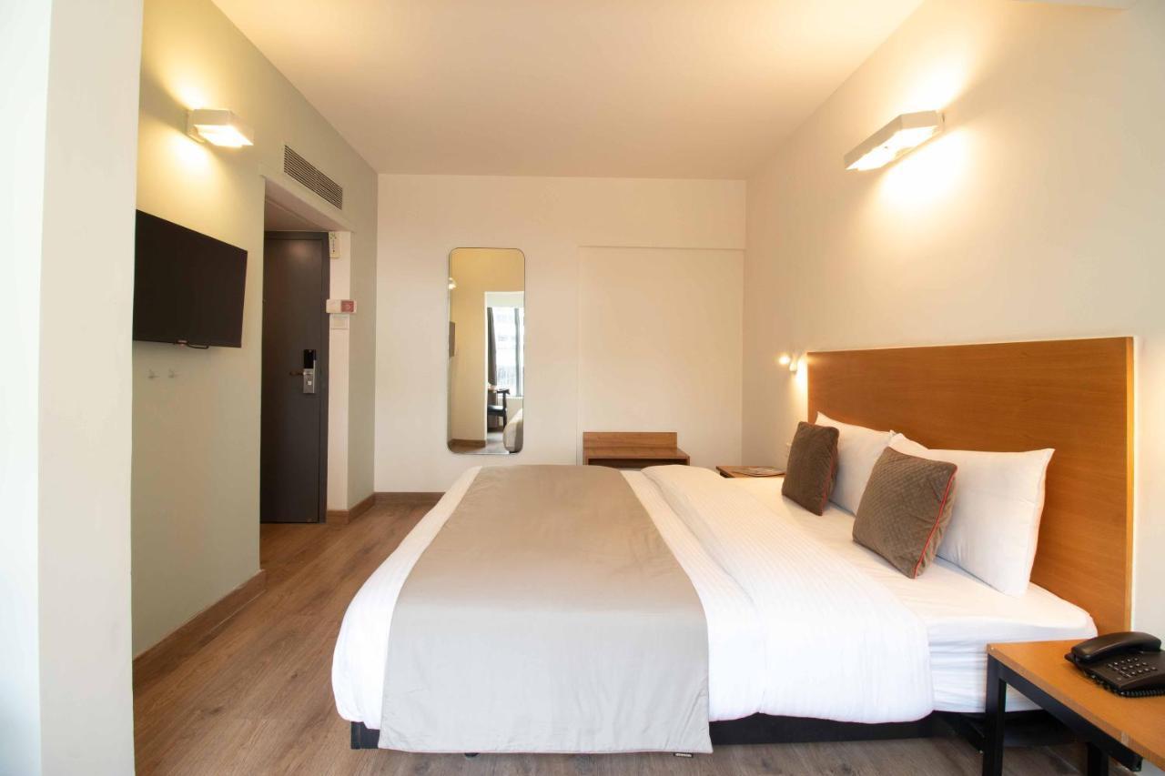 Deluxe Room,1493058721:JPEG