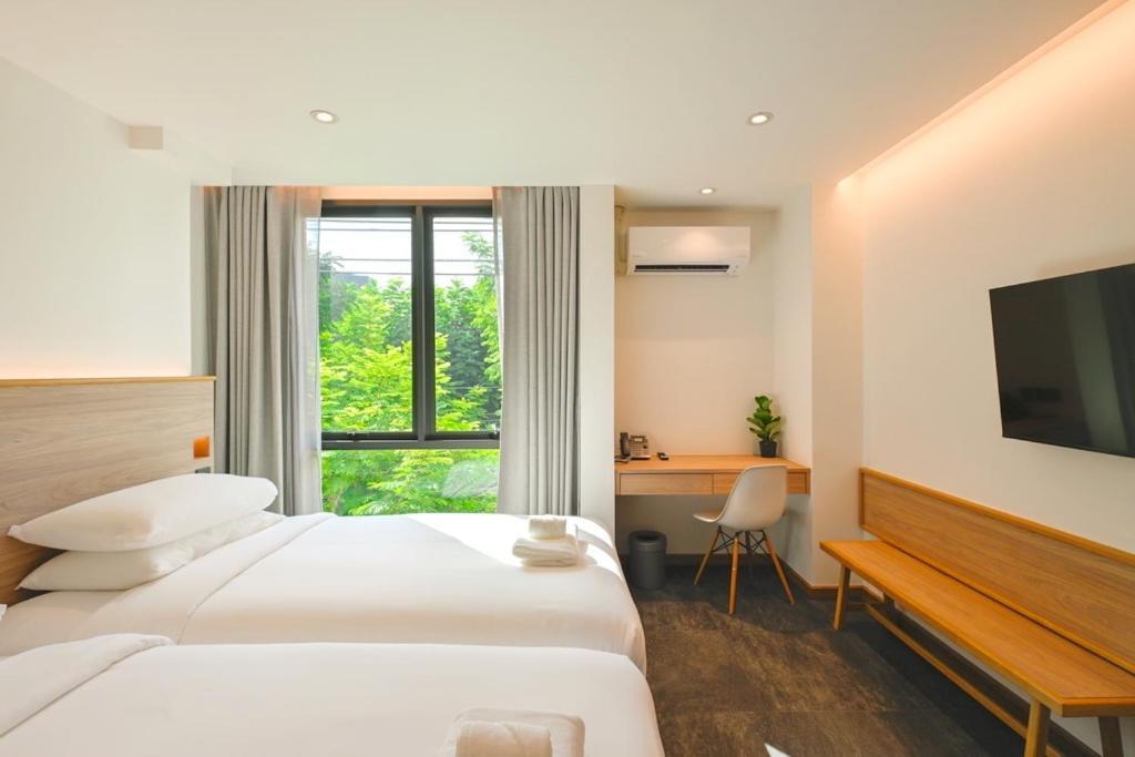 Standard Twin Room