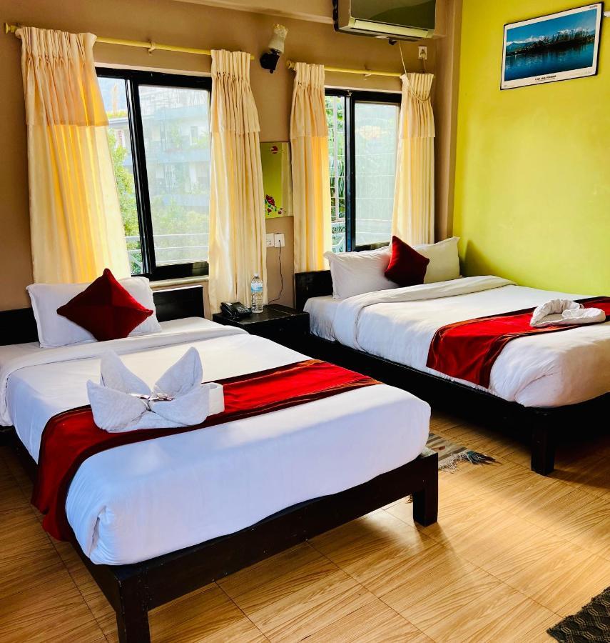 Deluxe Family Room