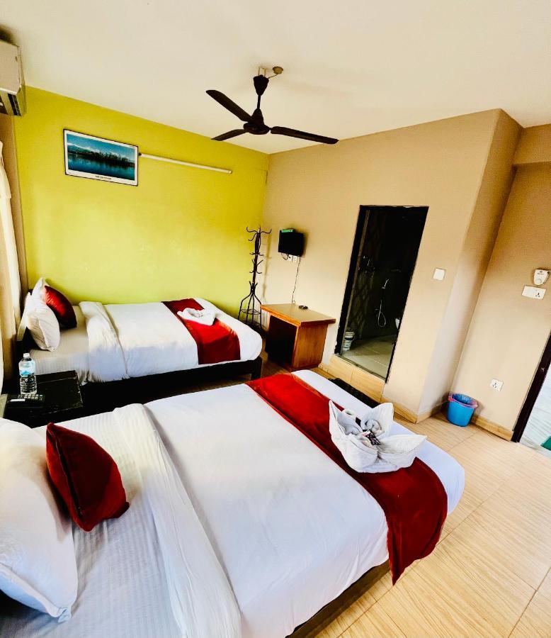 Deluxe Family Room