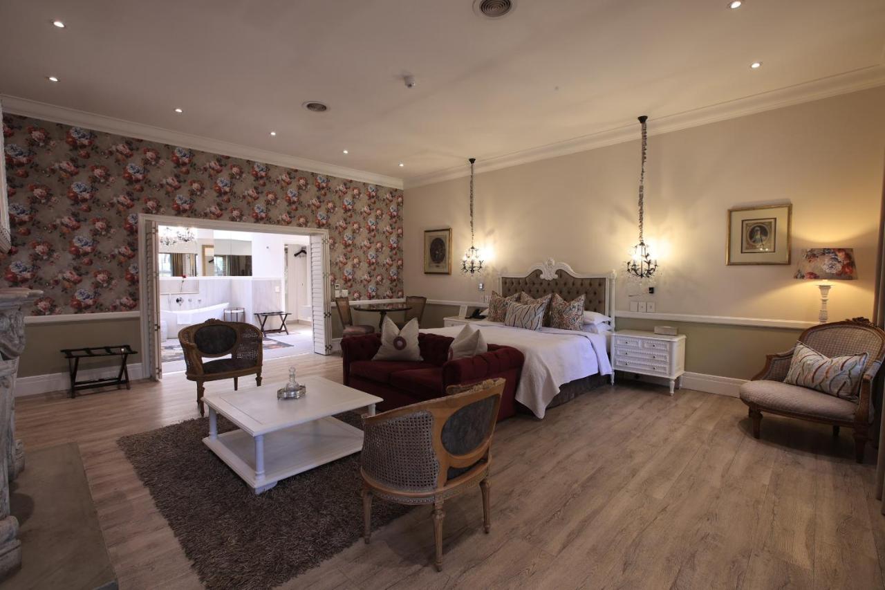 Courtyard Suites