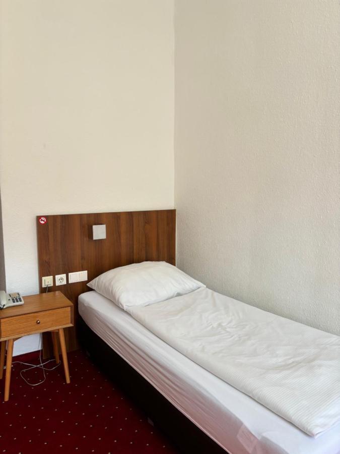 Single Room,1498951309:JPEG