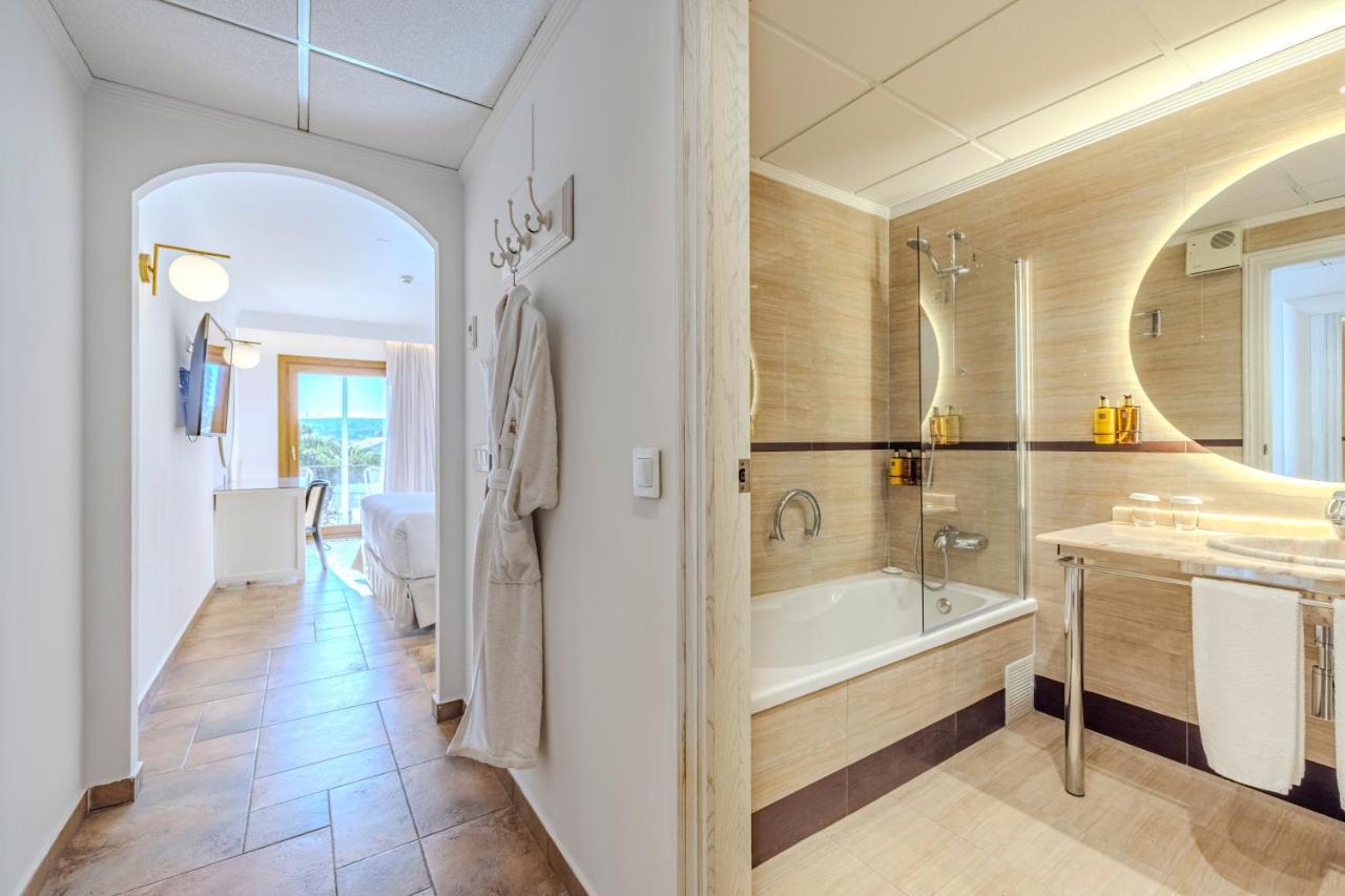 Standard Double or Twin Room Balcony