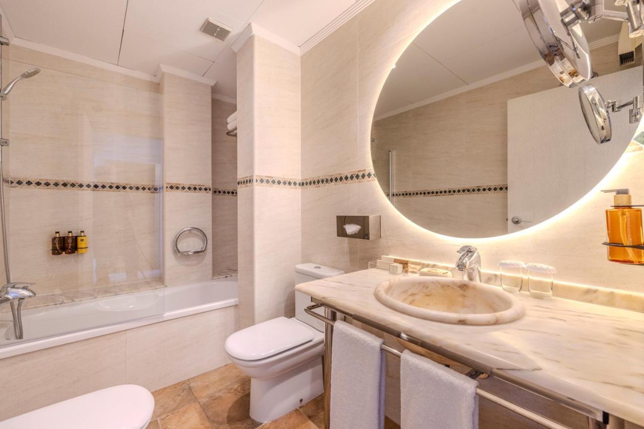 Standard Double or Twin Room Balcony