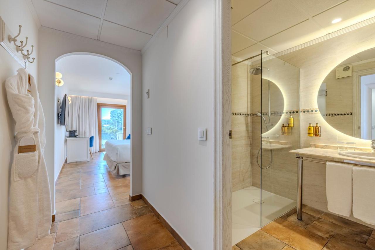 Standard Double or Twin Room Balcony