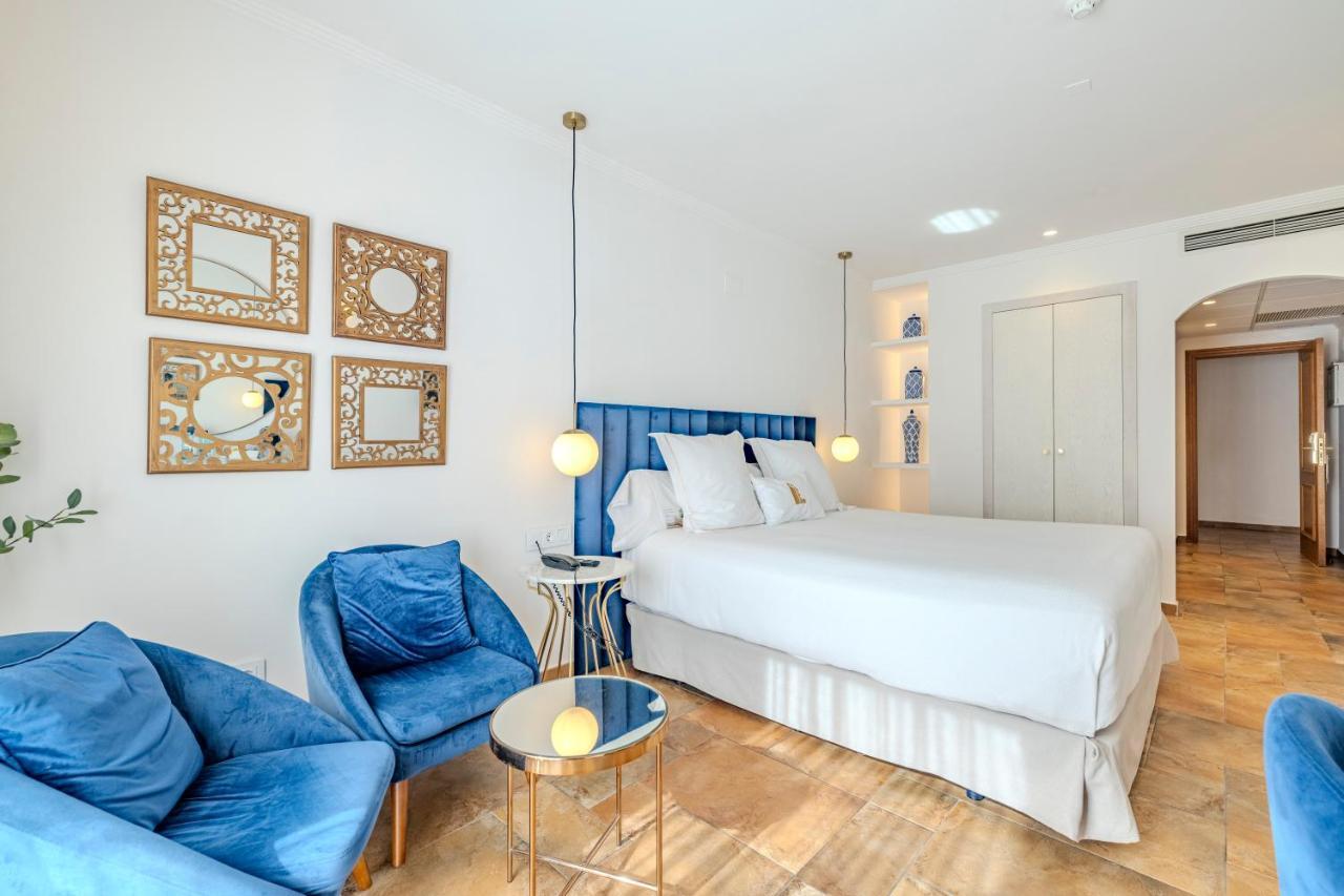 Standard Double or Twin Room Balcony