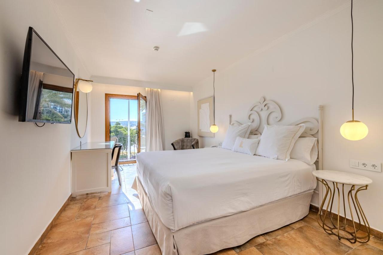 Standard Double or Twin Room Balcony