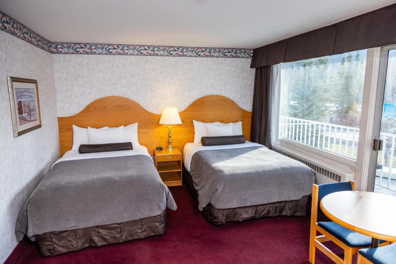 Two Double Beds Room with River View,1498825774:JPEG