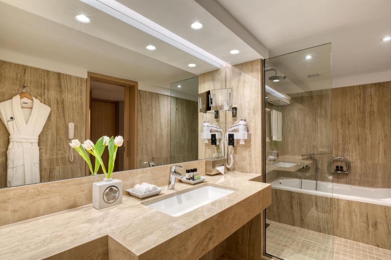 Essential Triple Room,1431928069:JPEG
