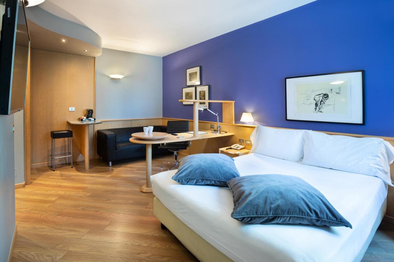 Deluxe Queen Room Single Bed