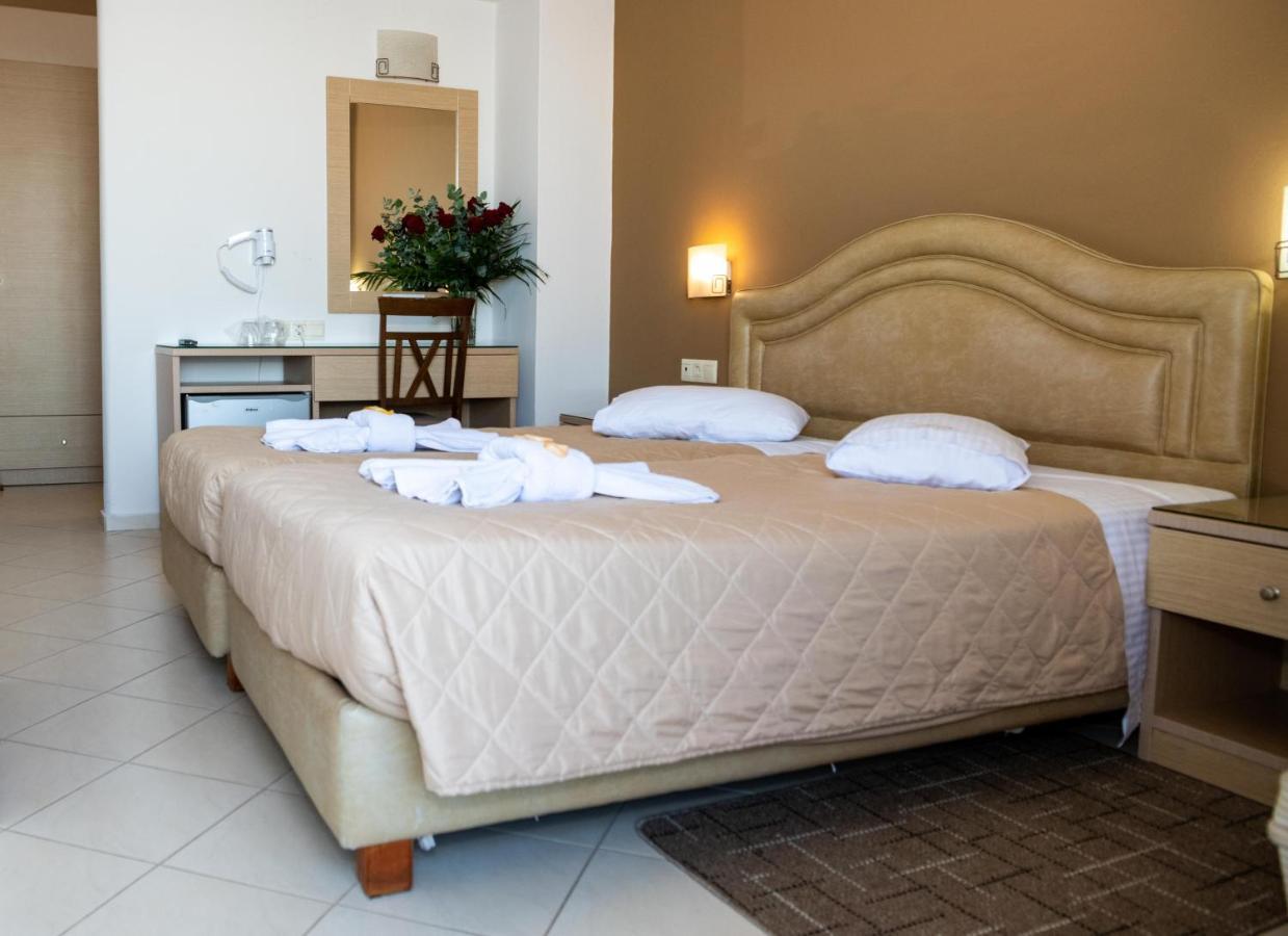 Double or Twin Room Sea View