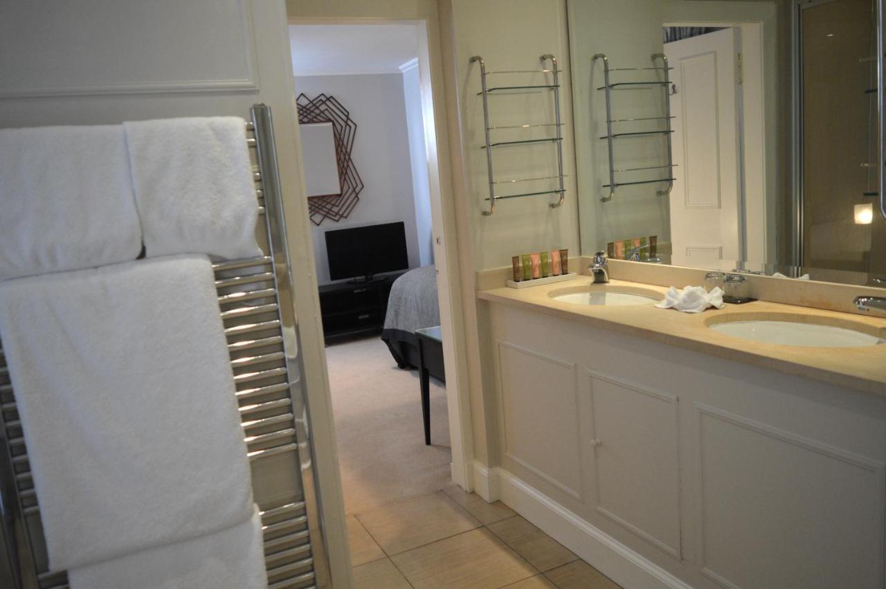 Suite Four Double Beds Two Sofa Beds Annex Room or Non-Smoking