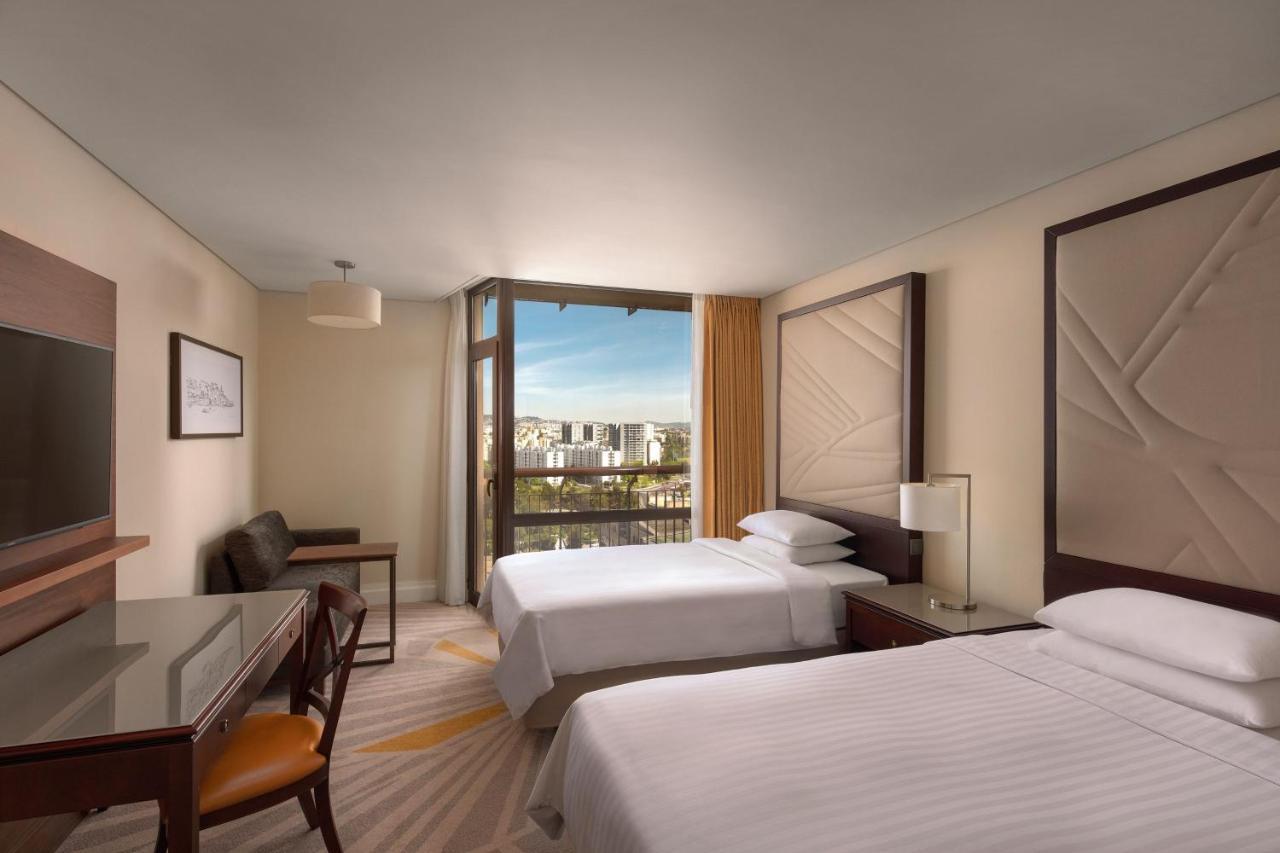 Executive Twin Club lounge access Guest room 2 Twins High floor Balcony,1498734835:JPEG