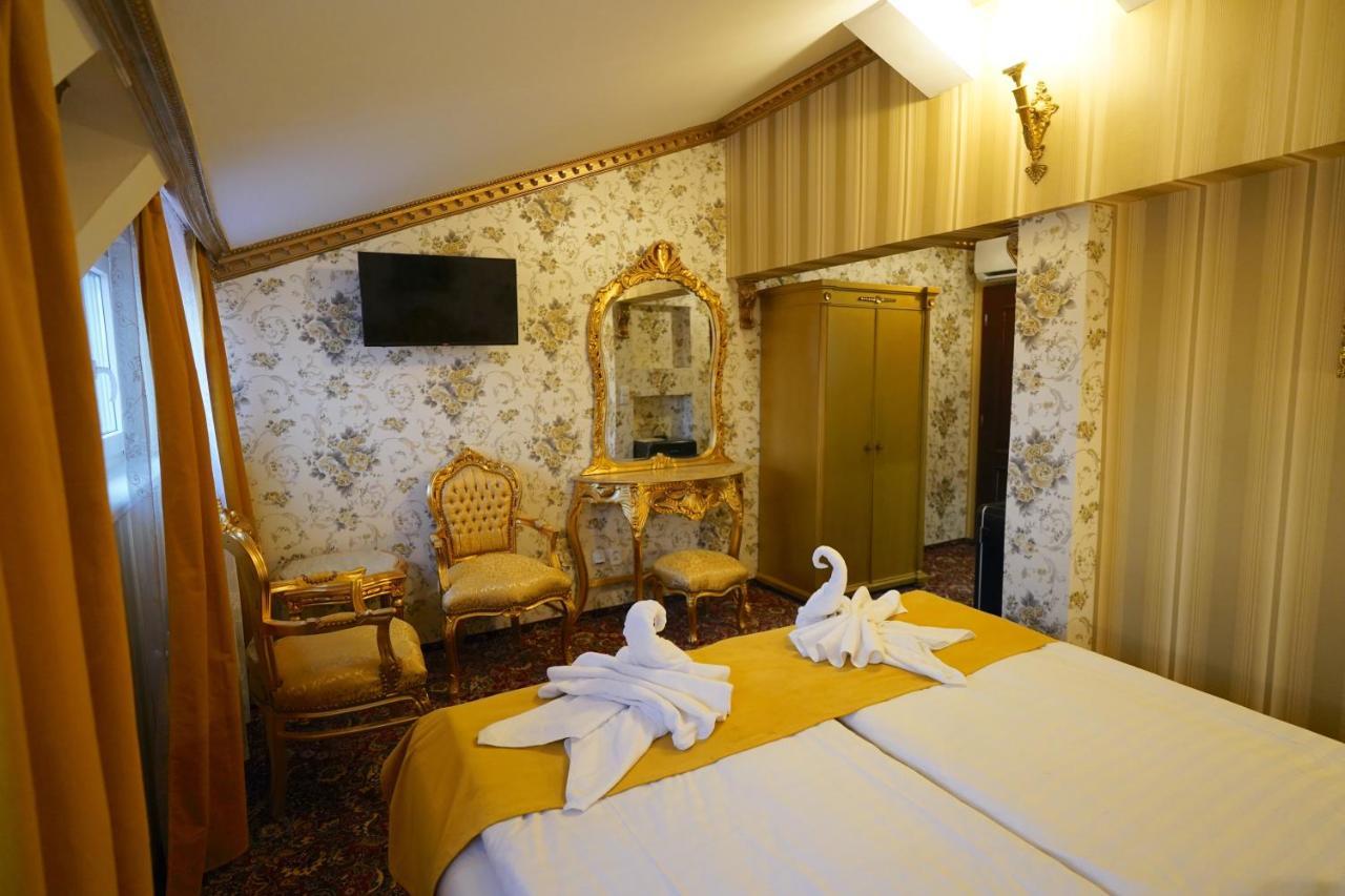 Queen Room