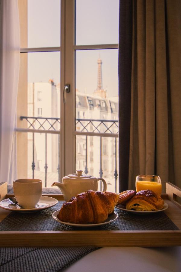 Classic Double Room Eiffel Tower View
