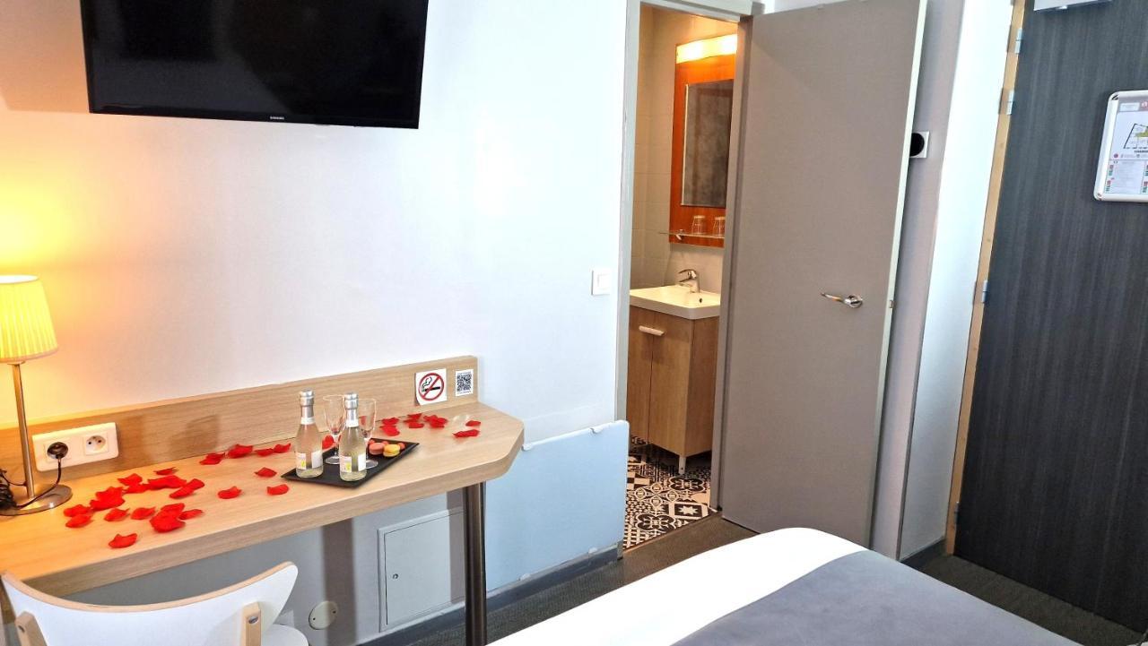 Superior Room Paris Romantic