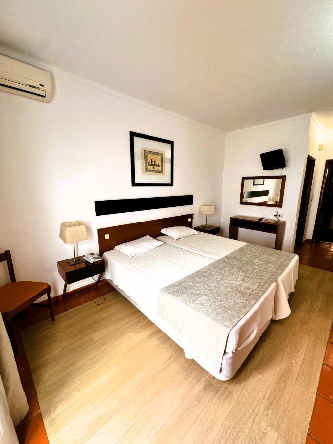 Habitación Doble Deluxe (2 adultos + 1 niño)