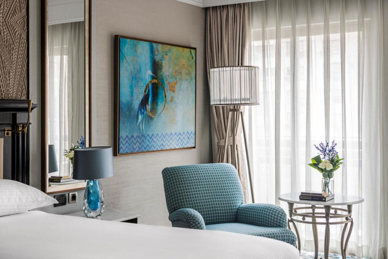 Classic King Room Ergonomic Flex Space