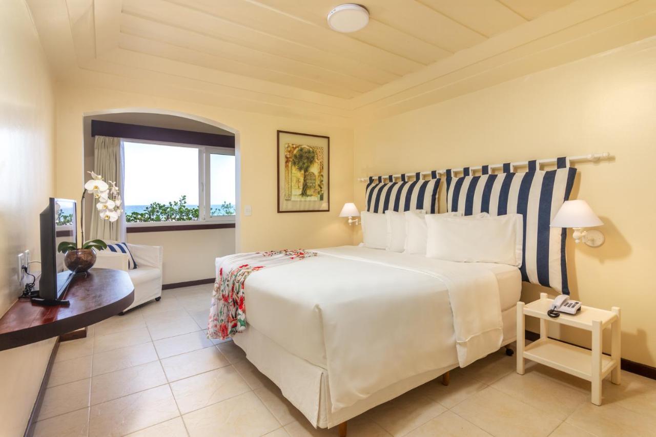 Habitación Doble Estándar con vistas parciales al mar