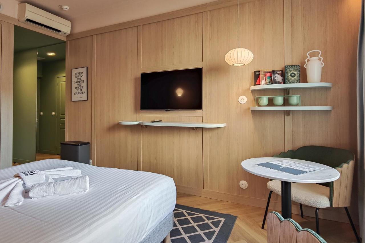 Standard Studio small balcony