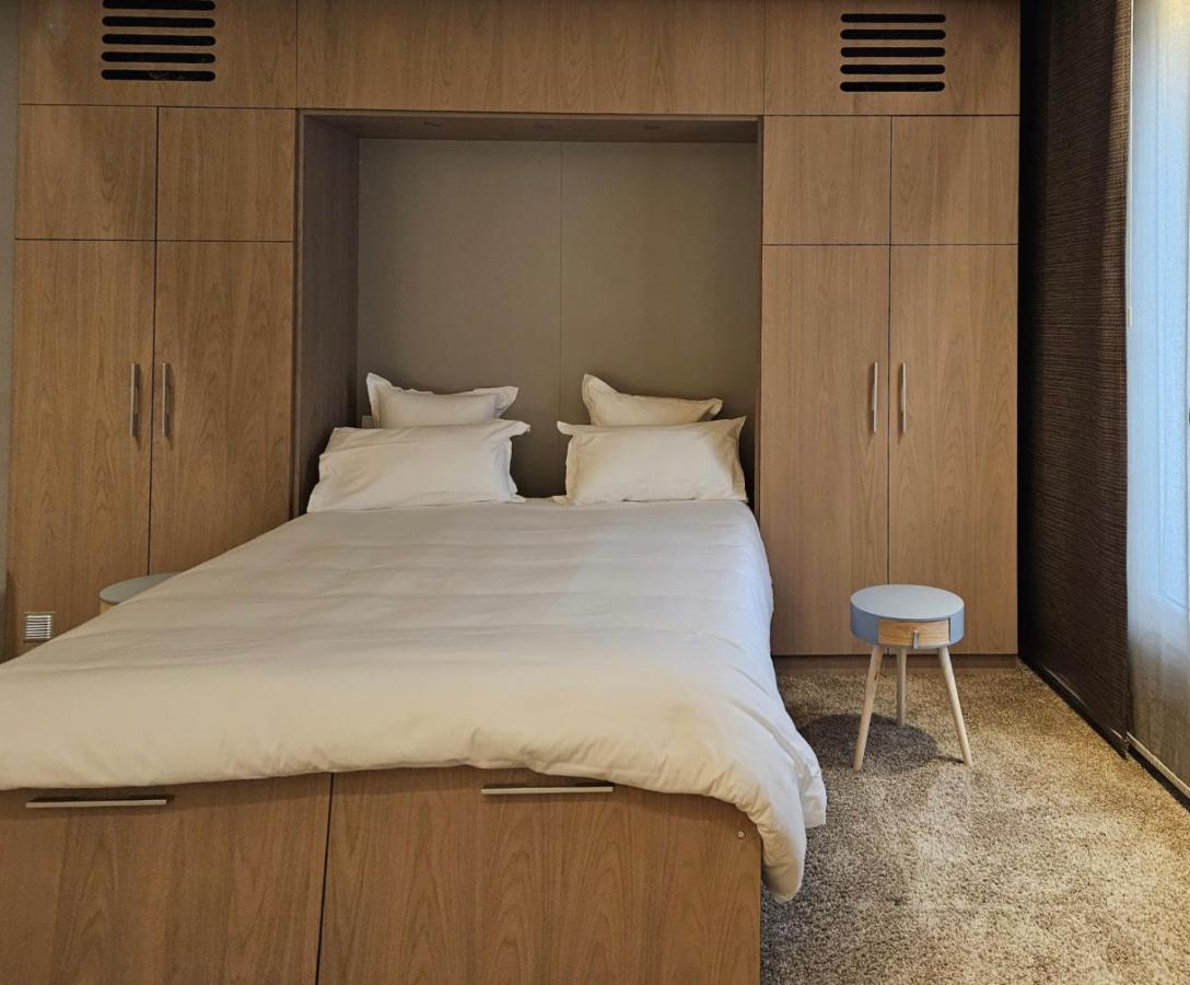 Familienzimmer mit Kingsize-Bett und Schlafsofa - separates Gebäude