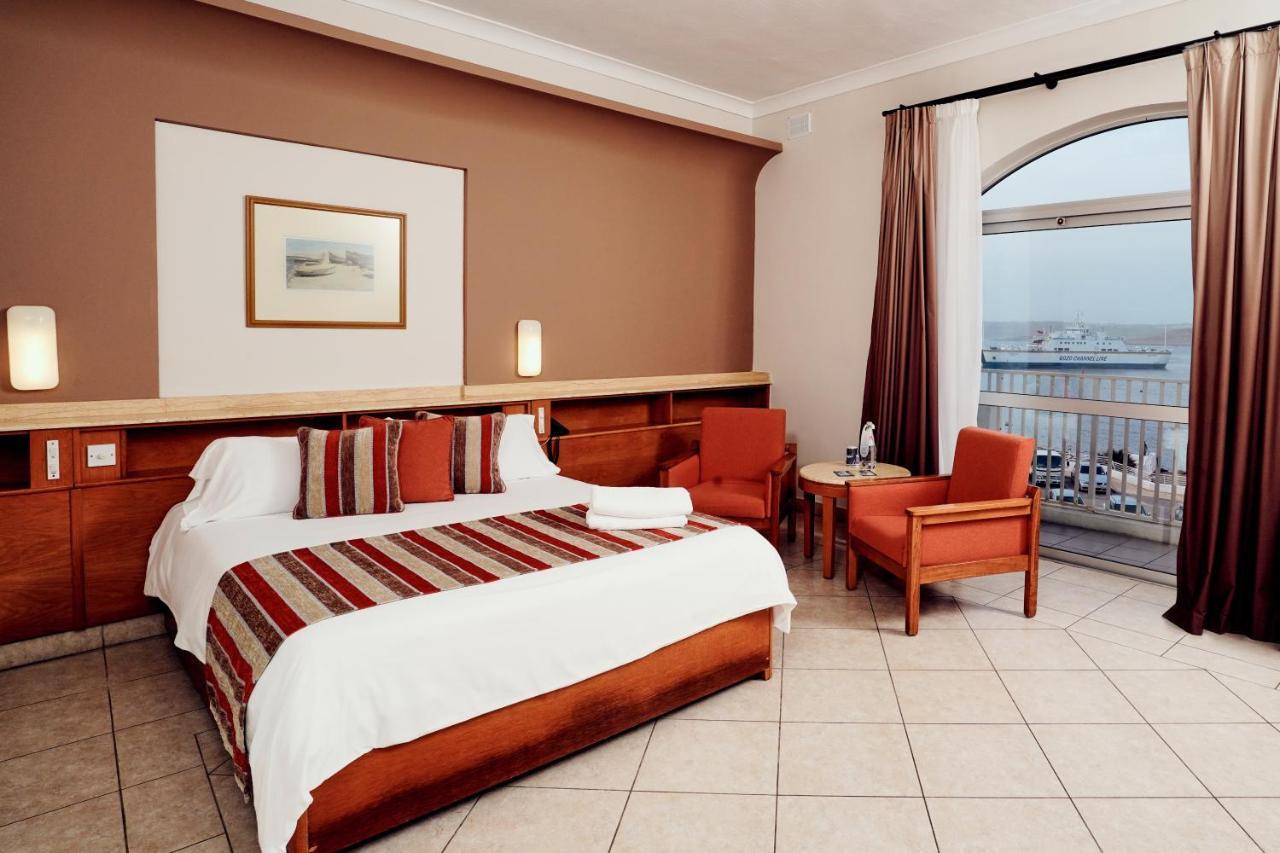 Double or Twin Room Sea View