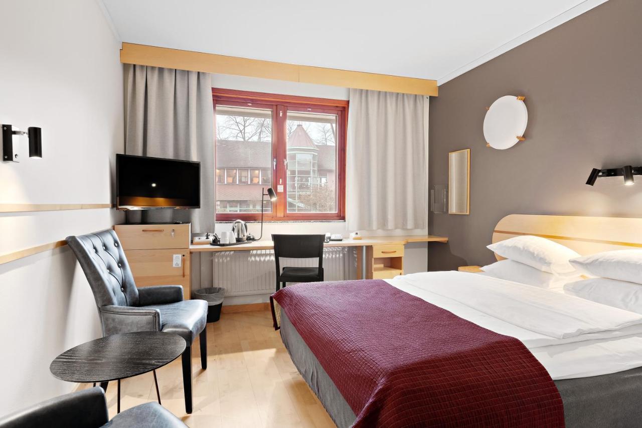 Standard Queen Room