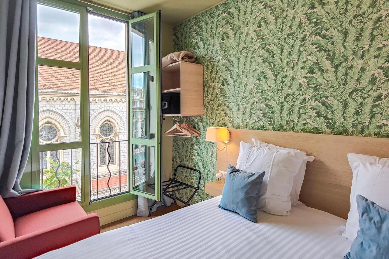Superior Room with Notre Dame view,1325171833:JPEG