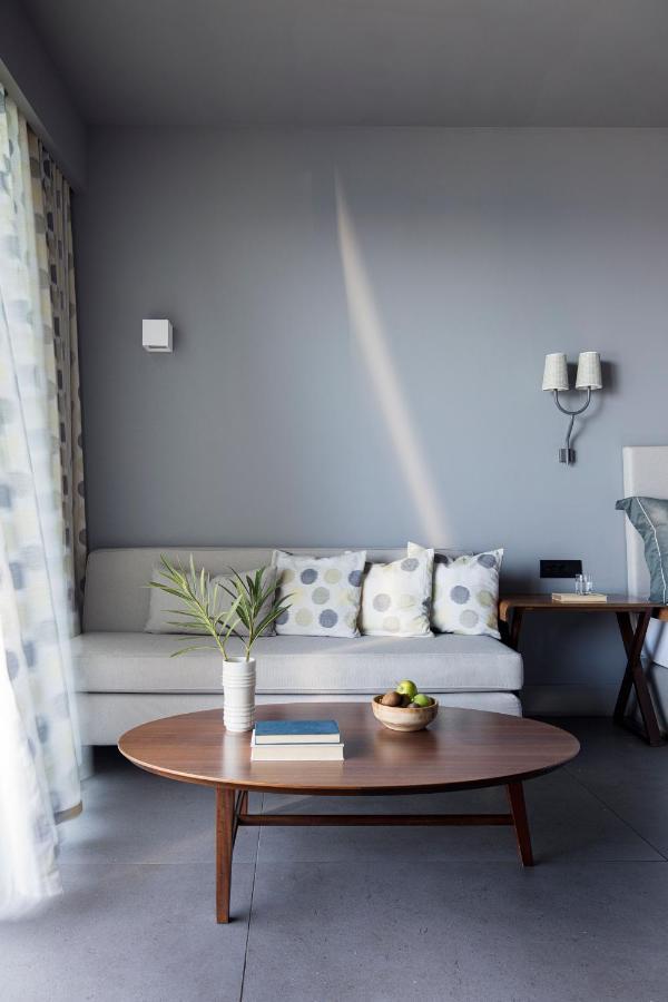 Deep Blue Bungalow Suite Waterfront