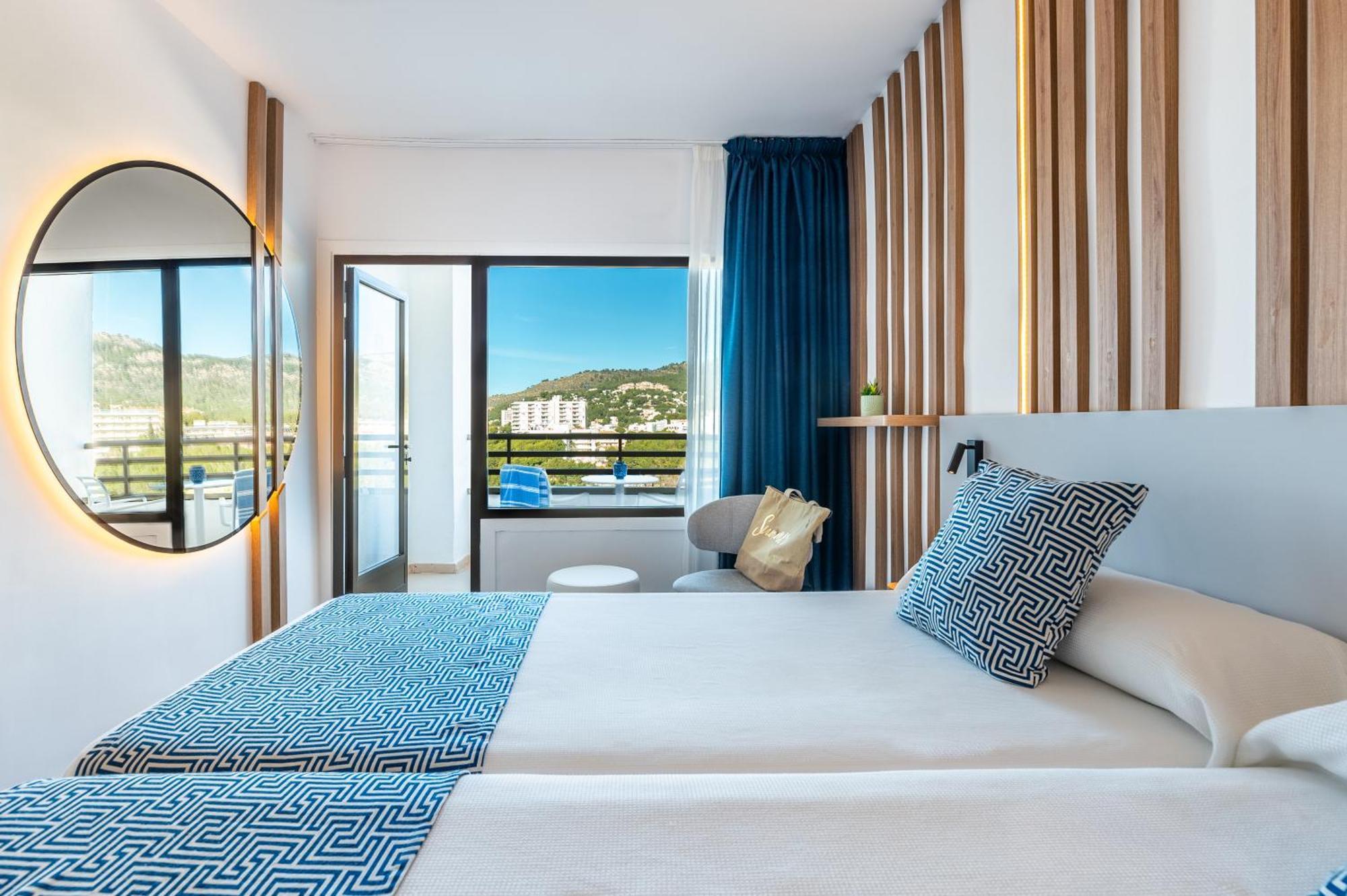 Twin Room Side Sea View