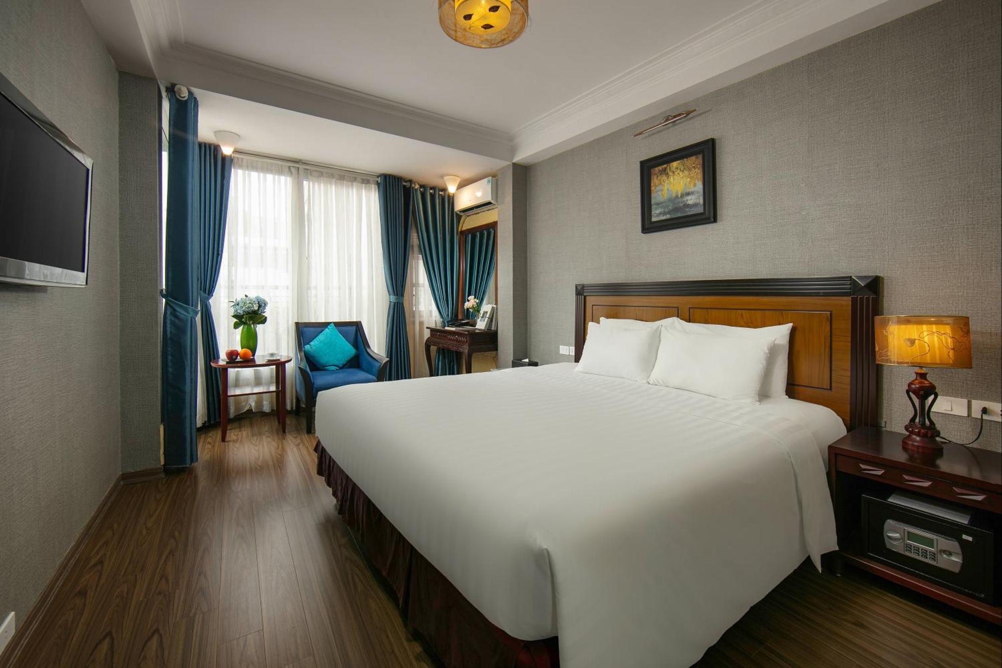 Deluxe Double or Twin Room City View