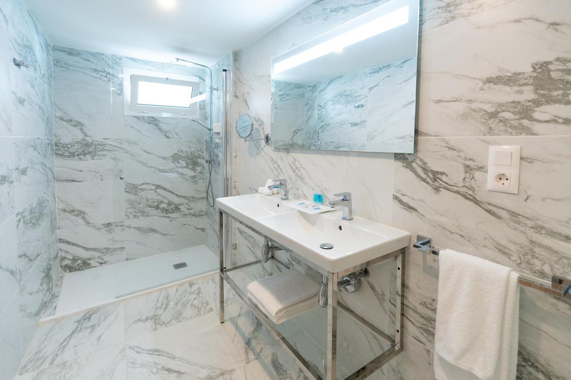 Deluxe Junior Suite