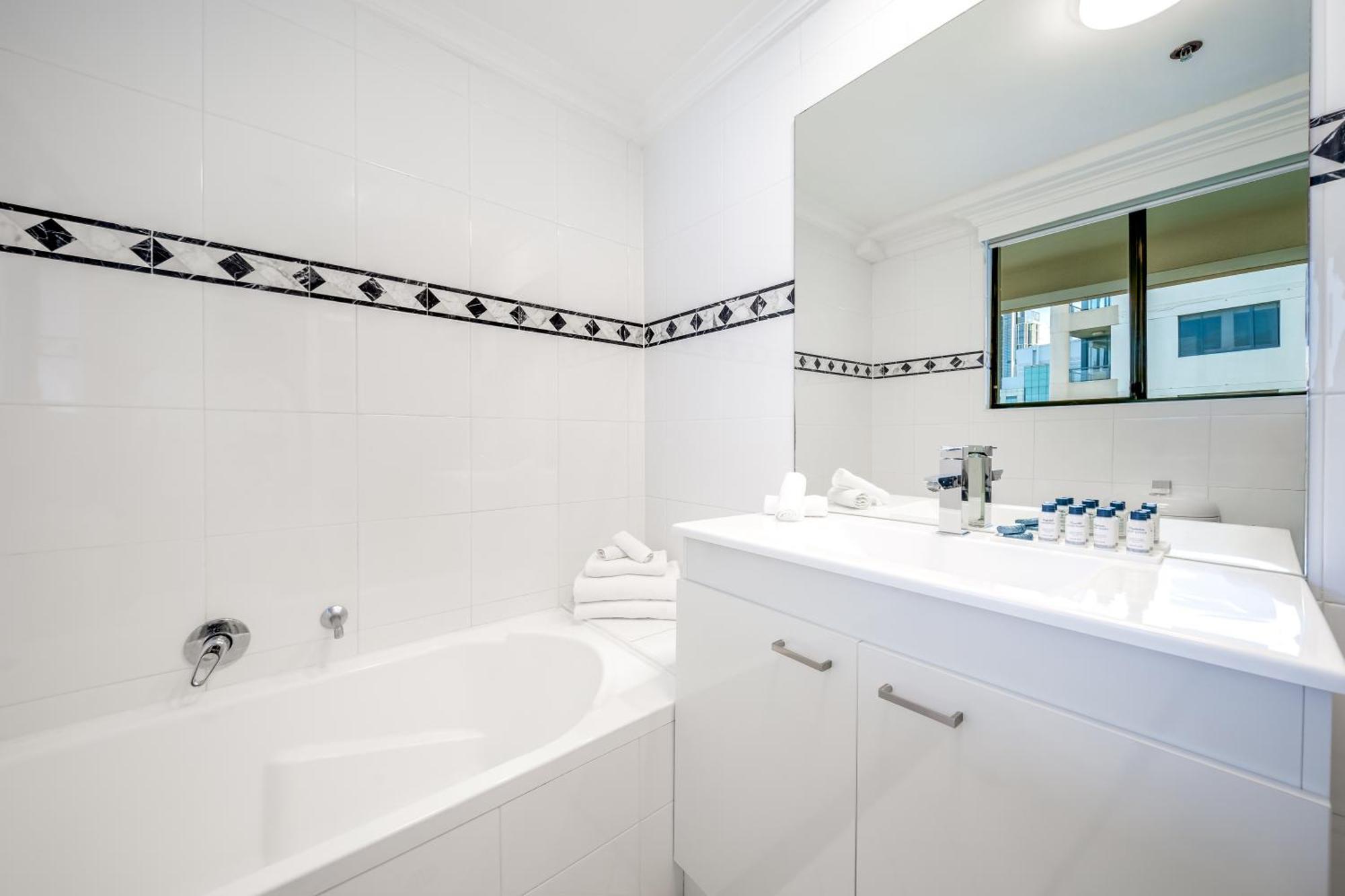Three-Bedroom Apartment,1498854922:JPEG