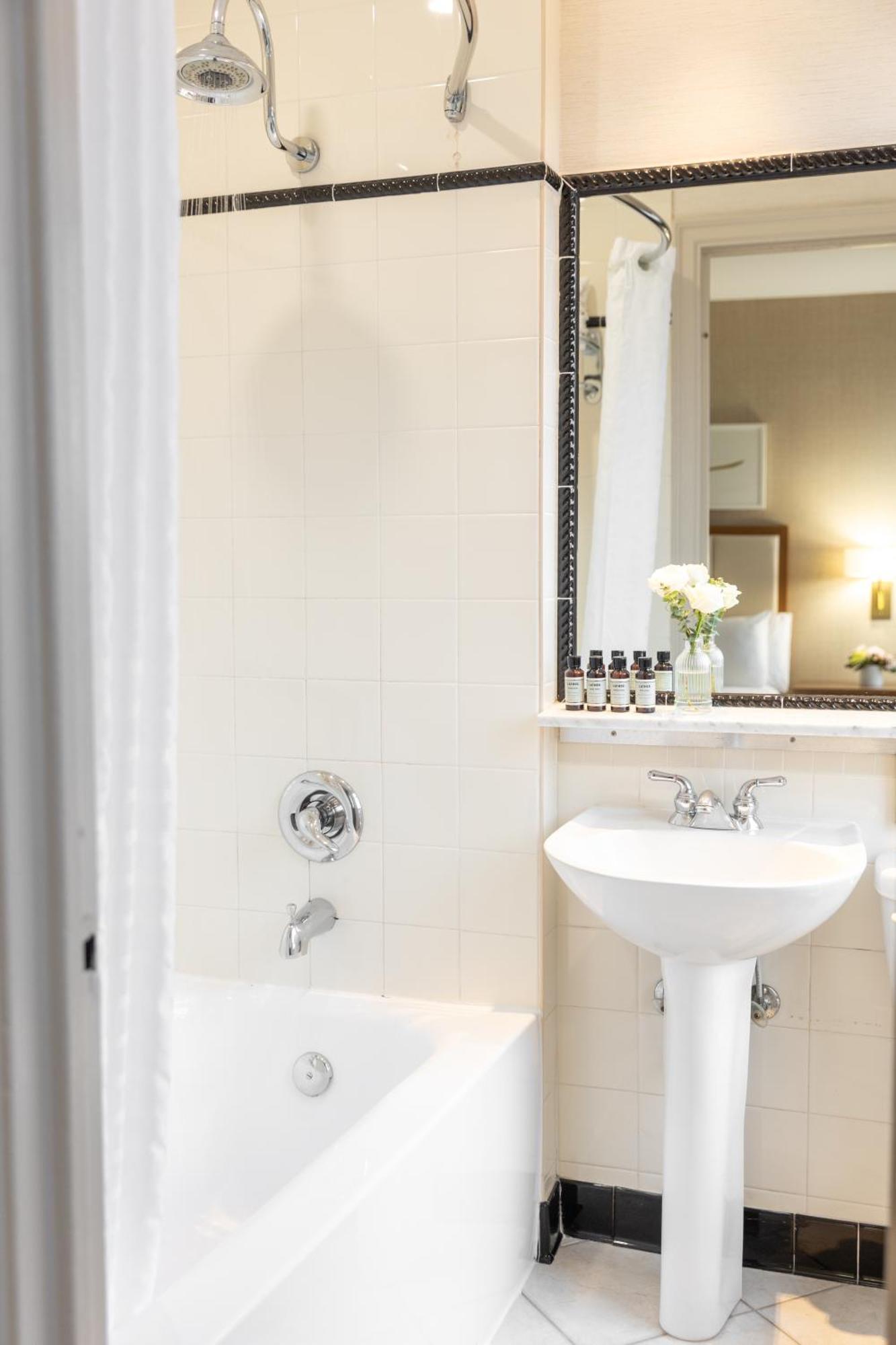 Petite Double Room