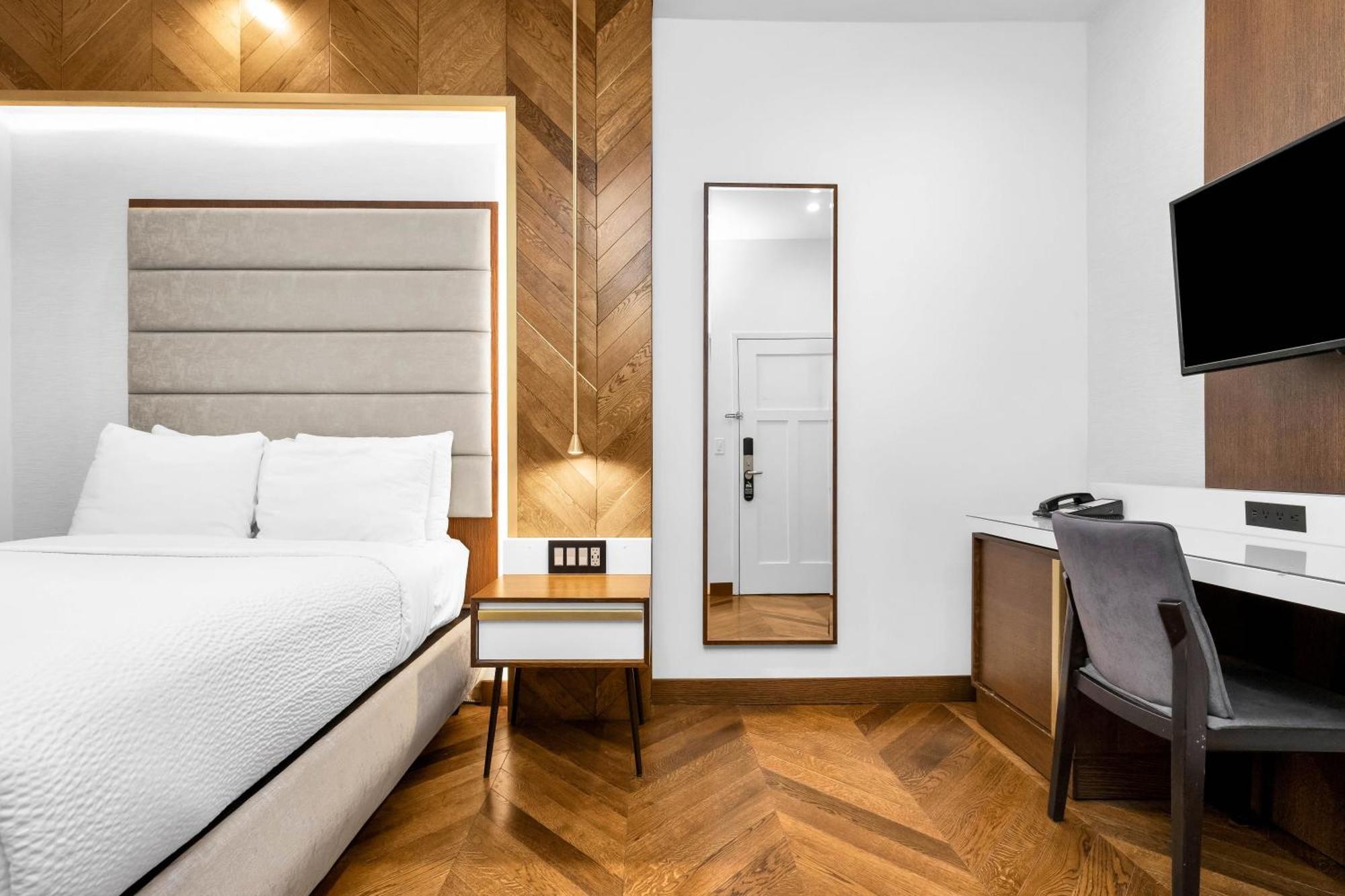 Standard Room,1498893202:JPEG