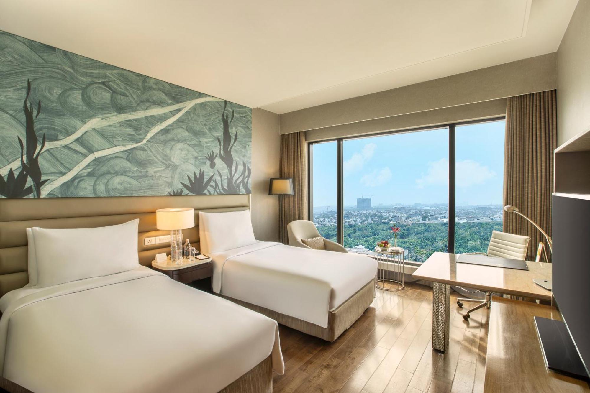 Deluxe Twin Room with Bathtub- 10% savings on all hotel services