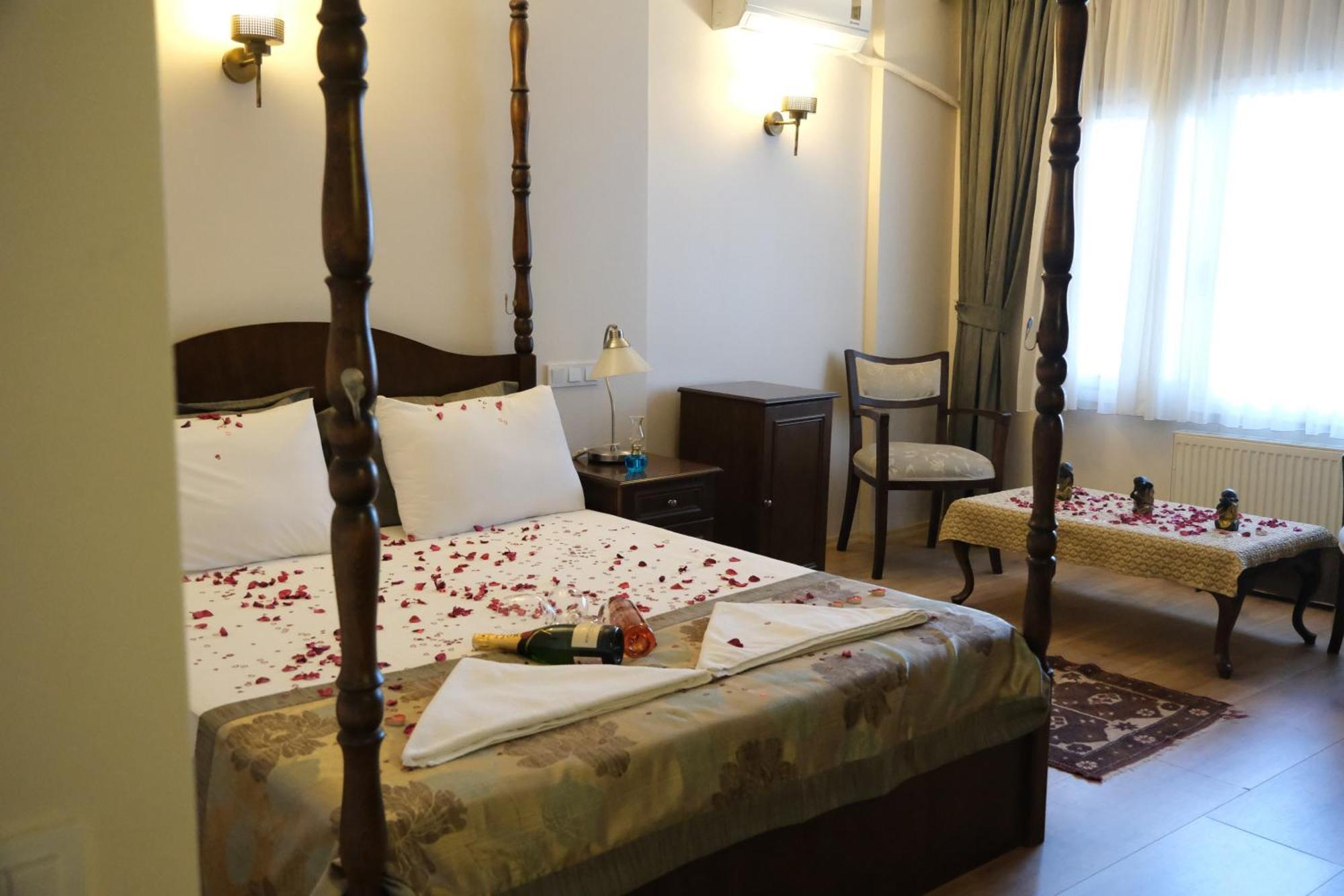 Deluxe Double Room Side Sea View