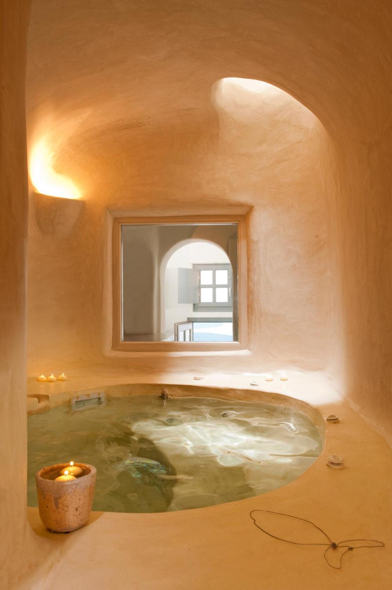 Premium Spa Room Indoor Hot tub & Caldera View